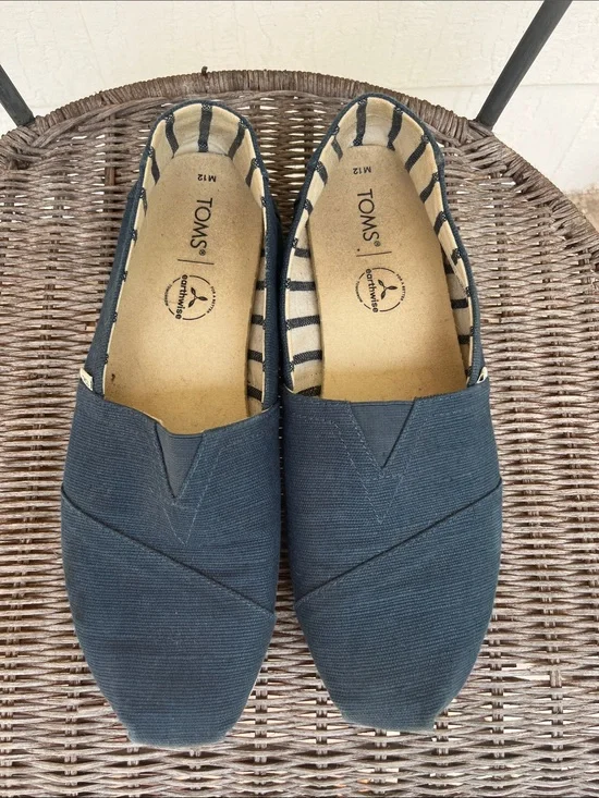 TOMS Men’s Navy Canvas Slip-On Loafers