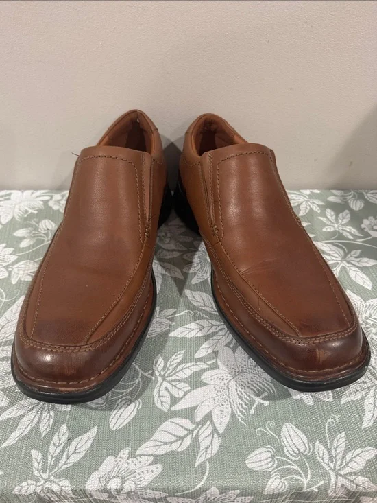 Clarks Men's Tan Leather Slip-On (Size: 11)