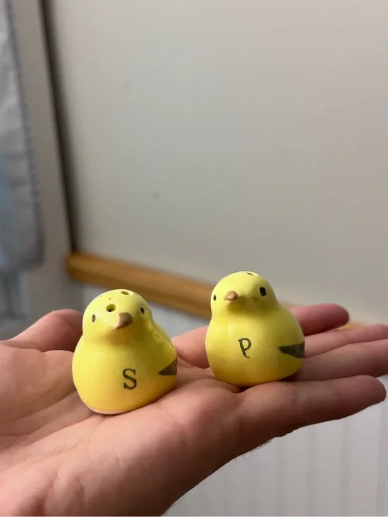Vintage Mid-Century Ceramic Yellow Bird / Chick Salt & Pepper Shakers