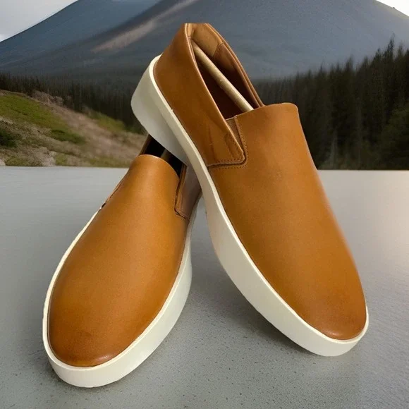 NIB Wolf and Shepherd Cruise Slip‎ On Loafer Men 7.5/Women 9 Honey Brown White