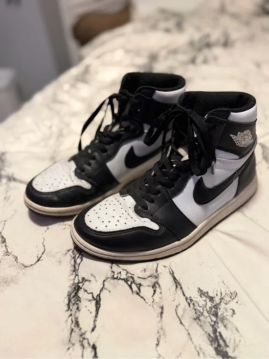 Nike Women's  High-Top Sneakers - Black & White