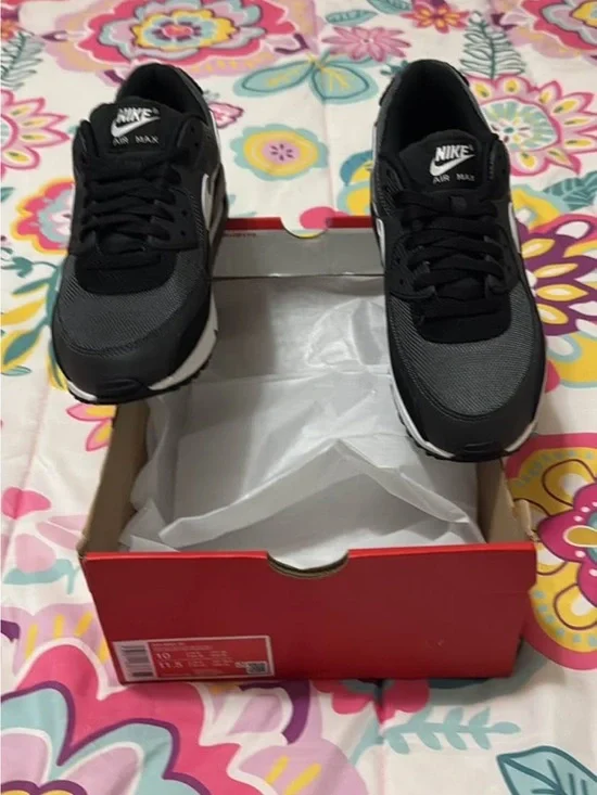 Nike Air Max 90 Men's Black and Gray Athletic Sneakers