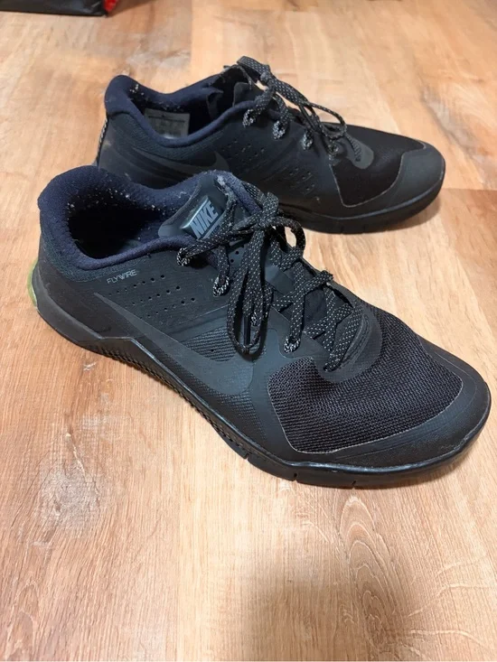 Nike metcon 2 fly wire Men’s Black Training Shoes size 9.5
