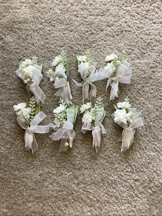 Delicate White Floral Boutonniere with Pearls - 8 Boutonnières