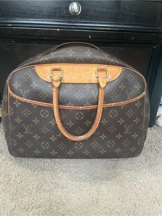 Louis Vuitton Monogram Deauville Bag