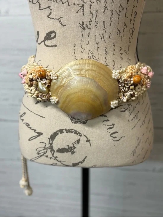 Vintage Handcrafted Mother-of-Pearl Shell Statement Woven Rope Belt