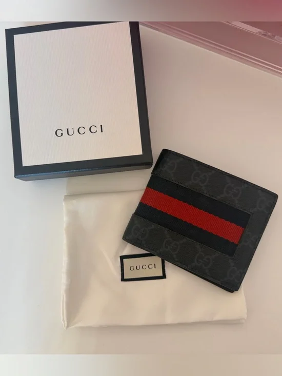 Authentic Men’s Gucci Wallet