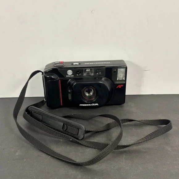 Minolta Freedom Dual AF 35mm Film Camera Cloudy Viewfinder