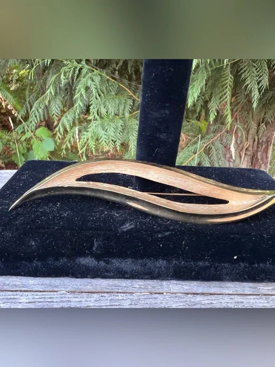 Decorative Brass and Gold Wave Accent - Brooch