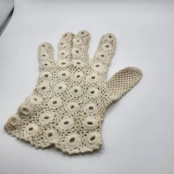 Vintage 40s Dainty Fairy Cottage Lolita Crochet Glove - Left Hand