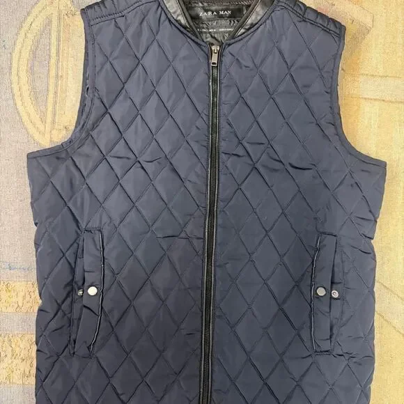 Zara Men's Navy and Blue Gilet
