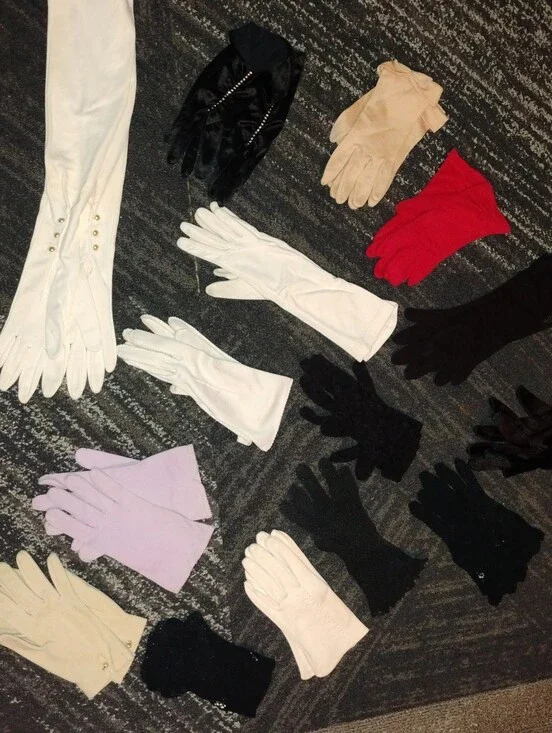14 Pair Of Ladies Gloves.  Most Vintage