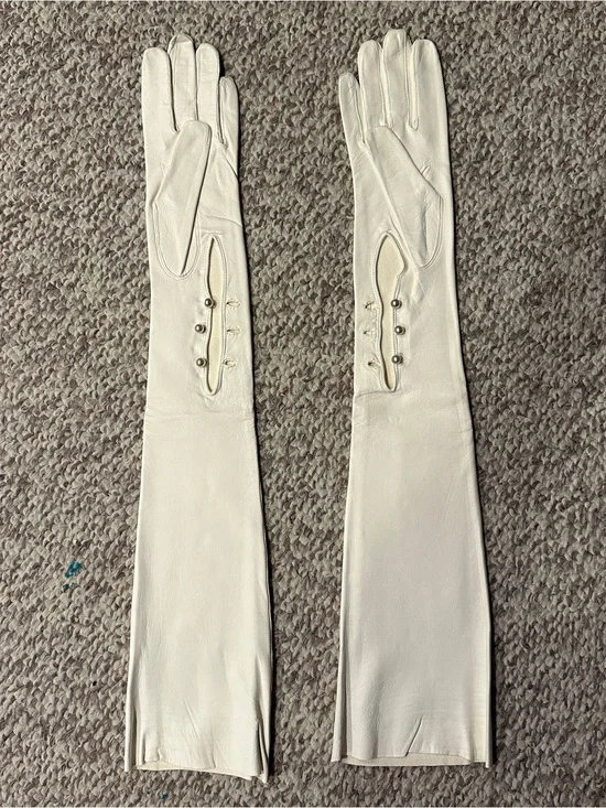 Bamberger’s white leather opera gloves