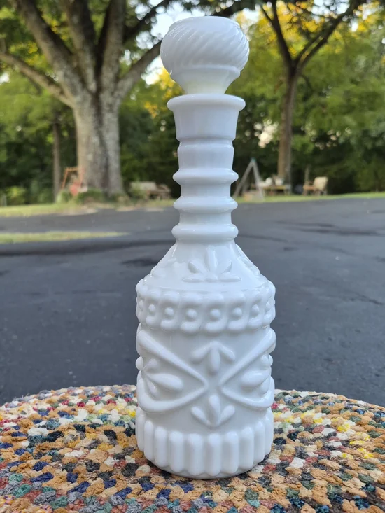 Vintage 1969 Jim Beam white milk glass decanter