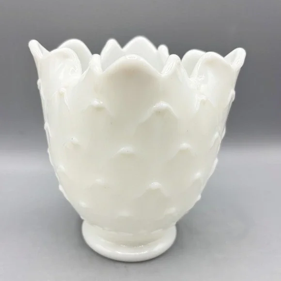 Vintage Imperial Glass Milk Glass Rose Bowl Vase 1950s Artichoke Petal Pattern‎
