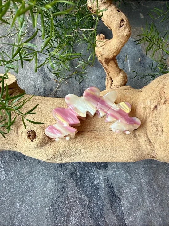 New🌟Free People-Pink and Cream Swirl Resin Hair Claw