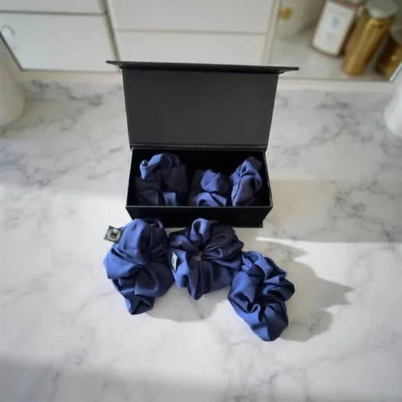 BLUE FRENCHIE SET OF 6 SCRUNCHIES