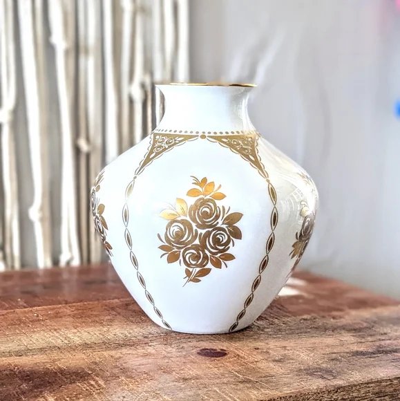 Vtg HUTSCHENREUTHER Hohenberg Germany Gold & White Bud Vase Roses Floral 6.5
