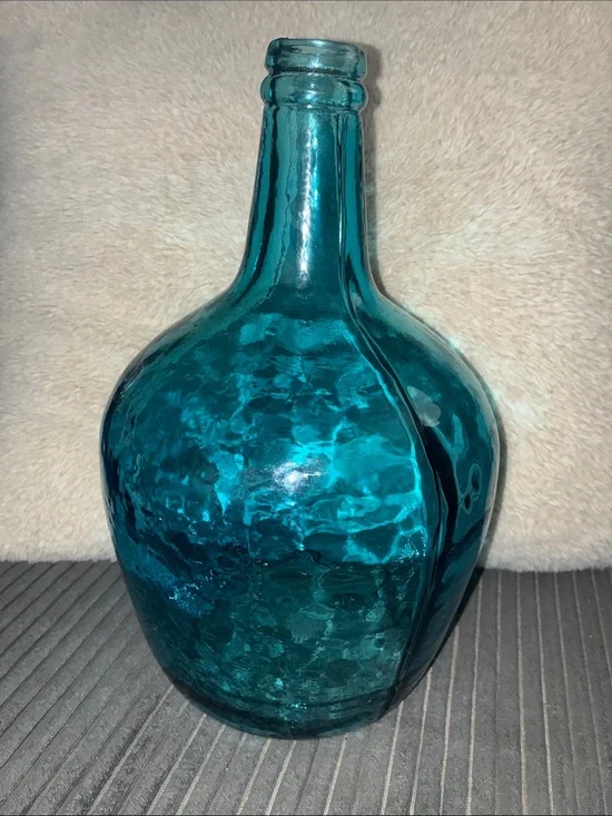 Glass bottle