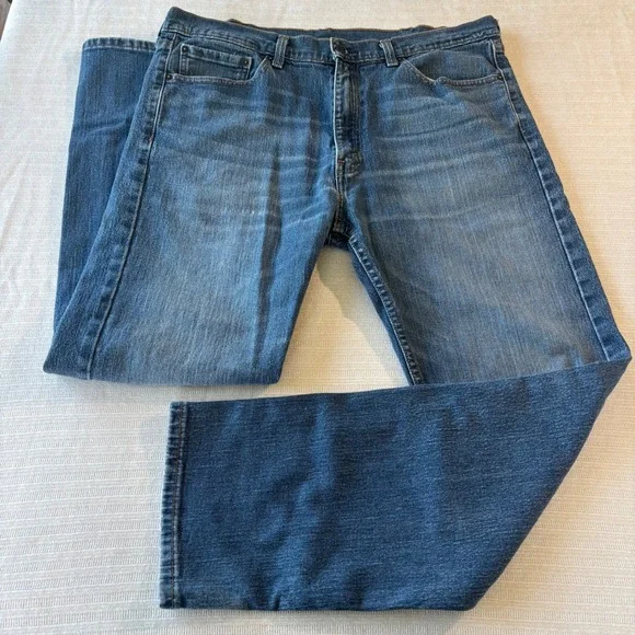 Levis 505 Regular Fit Jeans Mens 38x32 Medium Wash Blue Straight Leg Denim