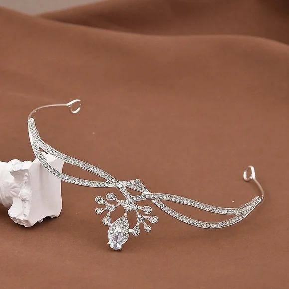 Elegant Silver Tiara with Crystal Accents