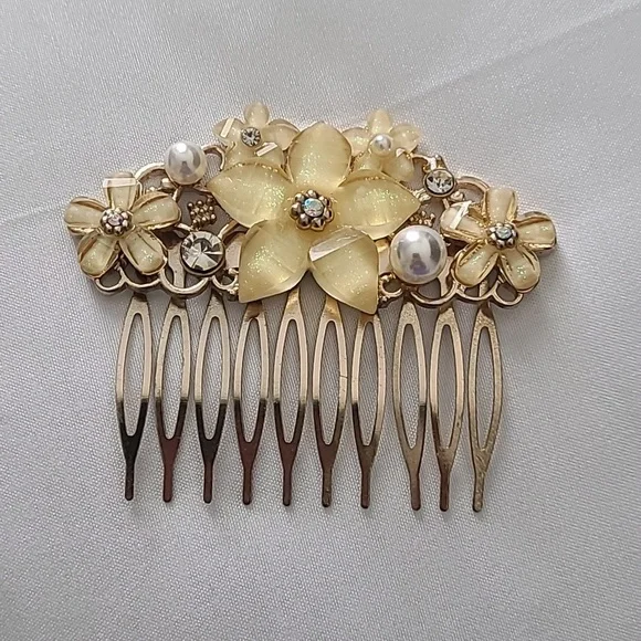 Floral Jeweled Hair Comb Accessory