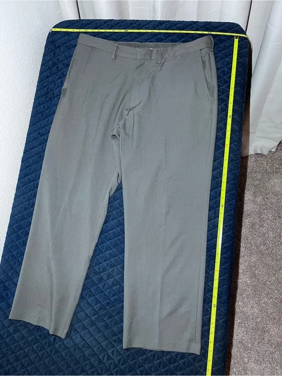 Haggar Men's Gray Dress Pants - Flat Front