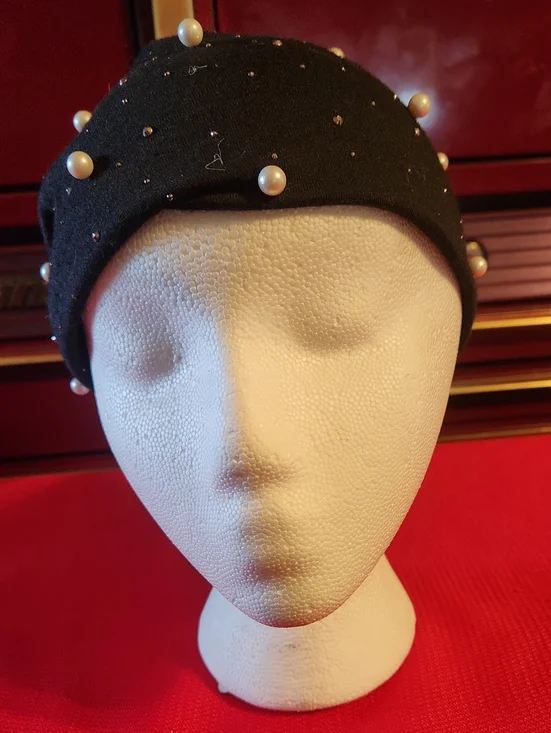 Black Pearl-Embellished Bennie / Hat - Women Accessories