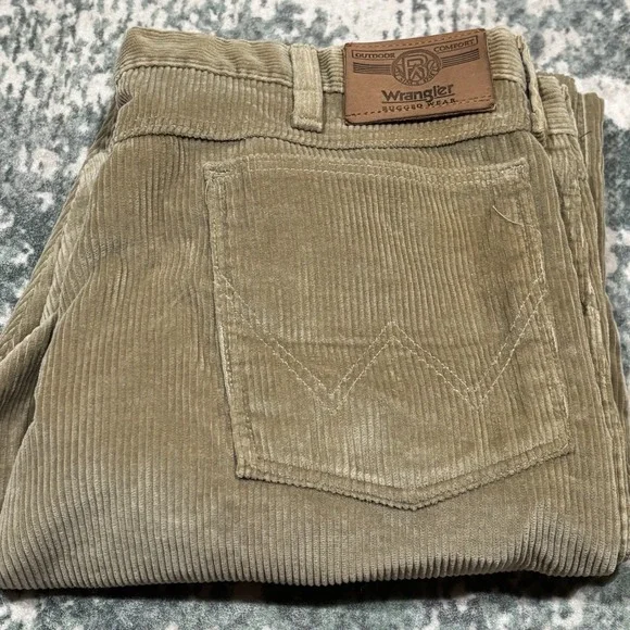 vintage Wrangler Rugger Wear corduroy pants  size 39x29 Made In USA