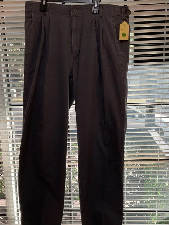 Levi's Men's Dark Brown Pleated Chinos