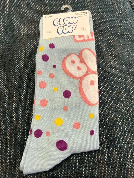 Light Blue Kids Crew Socks with Pink Bubble Pattern