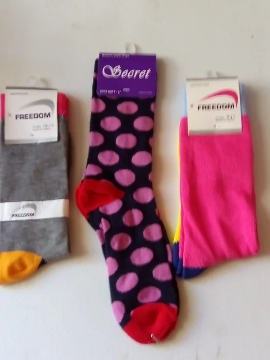 Women’s Black & Pink Polka Dot Dress Socks ( Bag B )