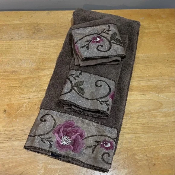 Eco Luxe Home Brown Floral Embroidered‎ 3pc Towel Set Metallic Satin Trim Vtg