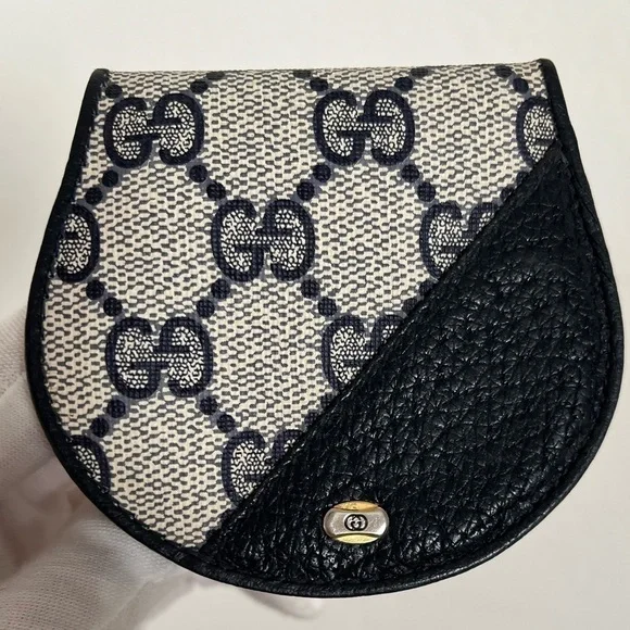RARE Gucci Supreme Coin Holder Purse EUC Authenticity Guarantee