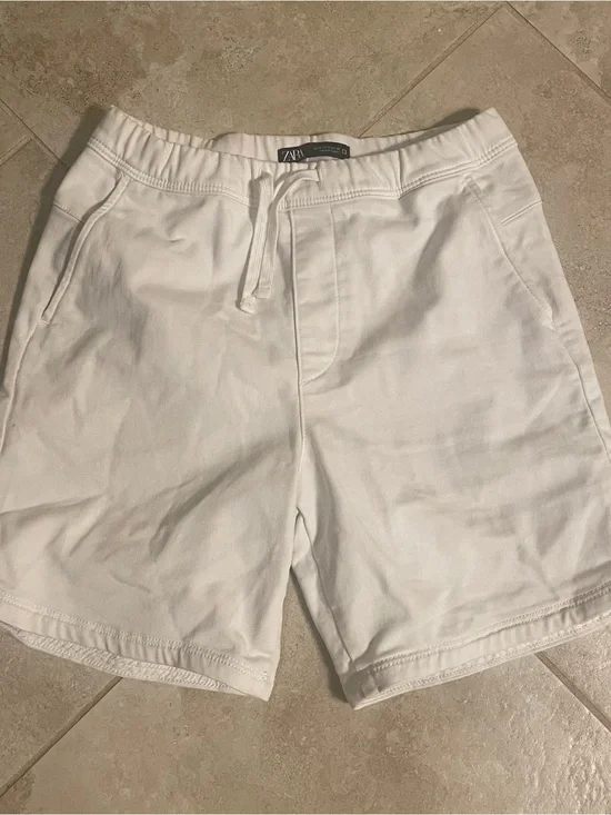 Zara Men’s White Athletic Drawstring Shorts