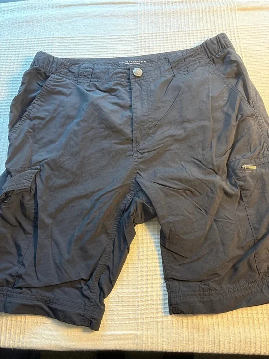 Columbia Men's Navy Cargo Shorts