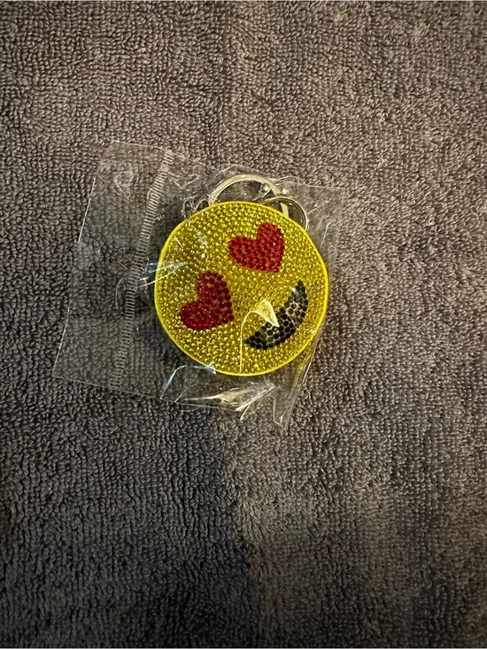 Heart Eyes Emoji Crystal Keychain - Yellow