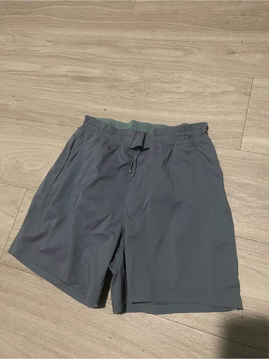 lululemon athletica Men's Athletic Shorts - Charcoal Gray