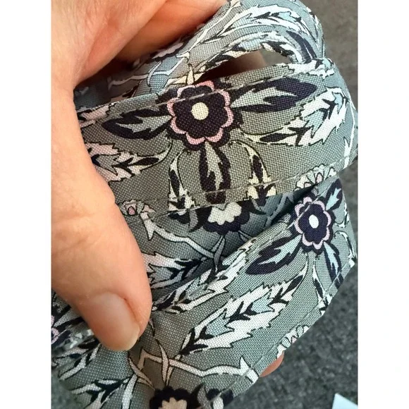 Vera Bradley Wide Lanyard Plaza Tile Grey Floral ID Key Holder 28456-X40 NWT