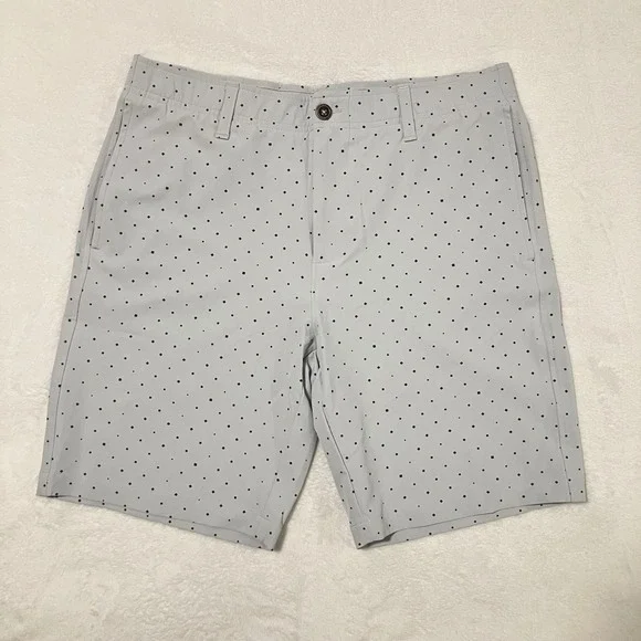 Under Armour Diamond Printed Golf Shorts Men's Size 34 Grey Geometric Print