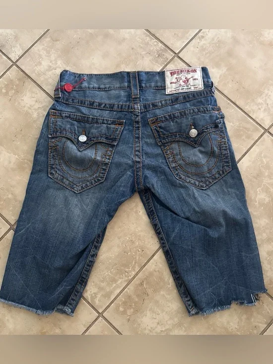 True religion Men’s Big T Cut Off Denim Shorts Size 30