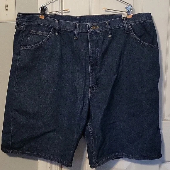 NWT Wrangler Relaxed Fit Denim Jean Shorts