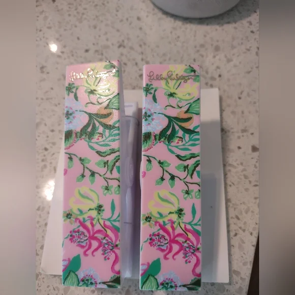 NWT Lilly Pullizer pink towel clips