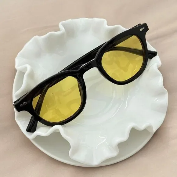sporty black and yellow round summer eyewear sunglasses
