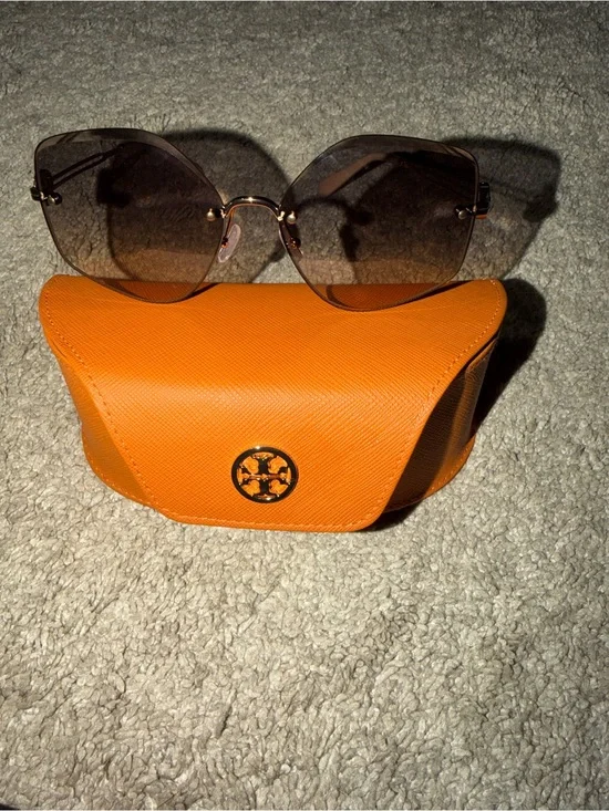 Tory Burch TY6117 Brown Gradient Sunglasses + Case | Like New