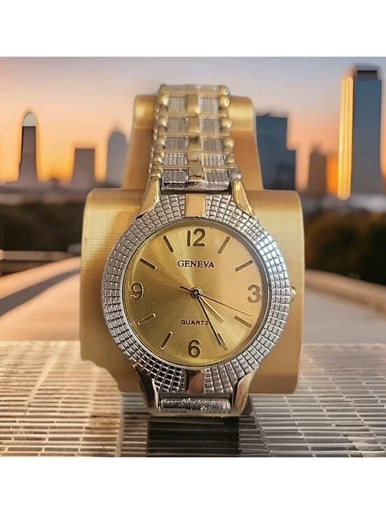 Vintage Geneva Ladies Watch 32mm Silver & GoldTone New Battery Working Perfectly