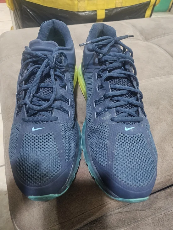 Nike Men’s Navy Blue Running Shoes with Teal Accents