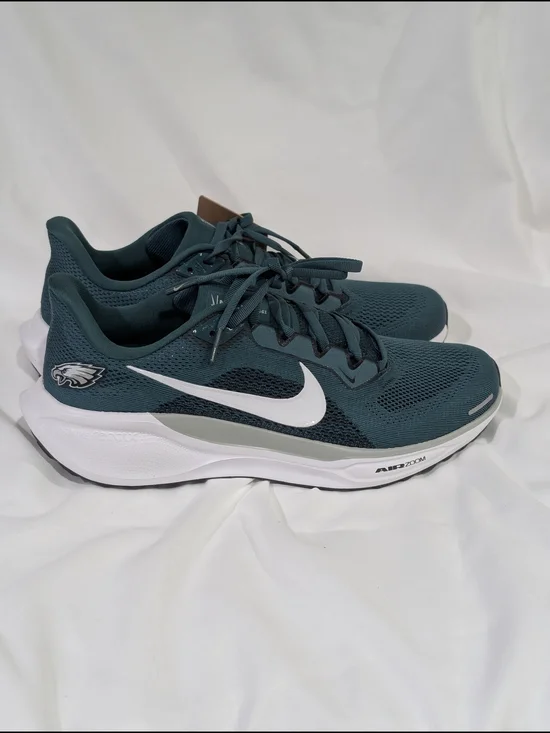 New Nike Men's Green Zoom Running Shoes with Philadelphia Eagles Logo