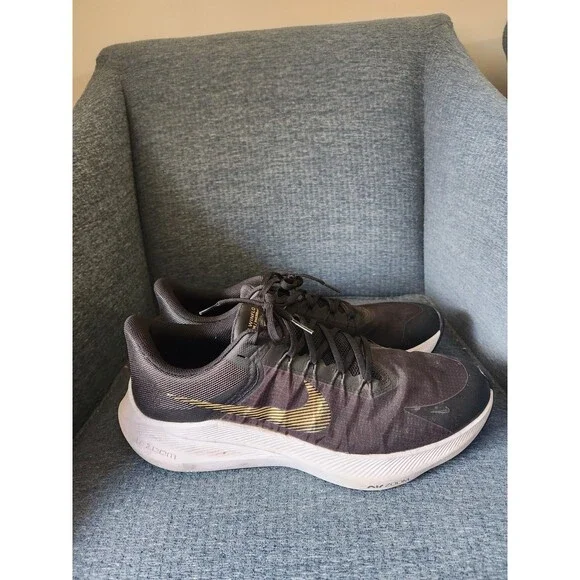 Nike Air Zoom Winflo 8 Running Shoes Black & Gold Men's 13