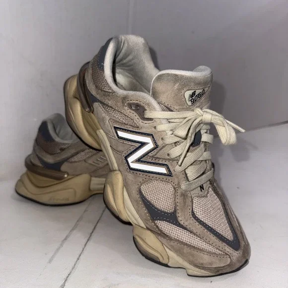 New Balance 9060 Gray Beige Low Top Lace-Up Unisex Sneakers GC9060EB 5.5 Mens